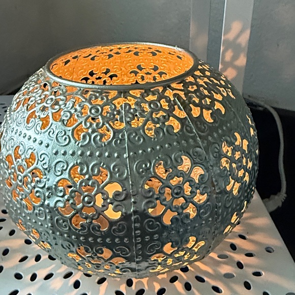 Three Hands Corp Elegant Silver Tone Decorative Lanterns Set -2 - Picture 7 of 13